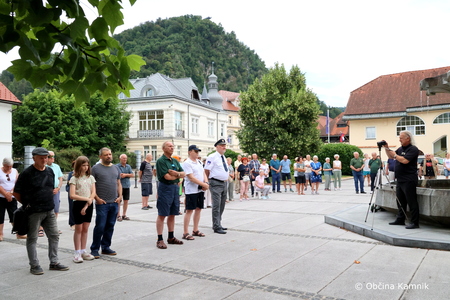 Spominska slovesnost na Trgu talcev v Kamniku (16)